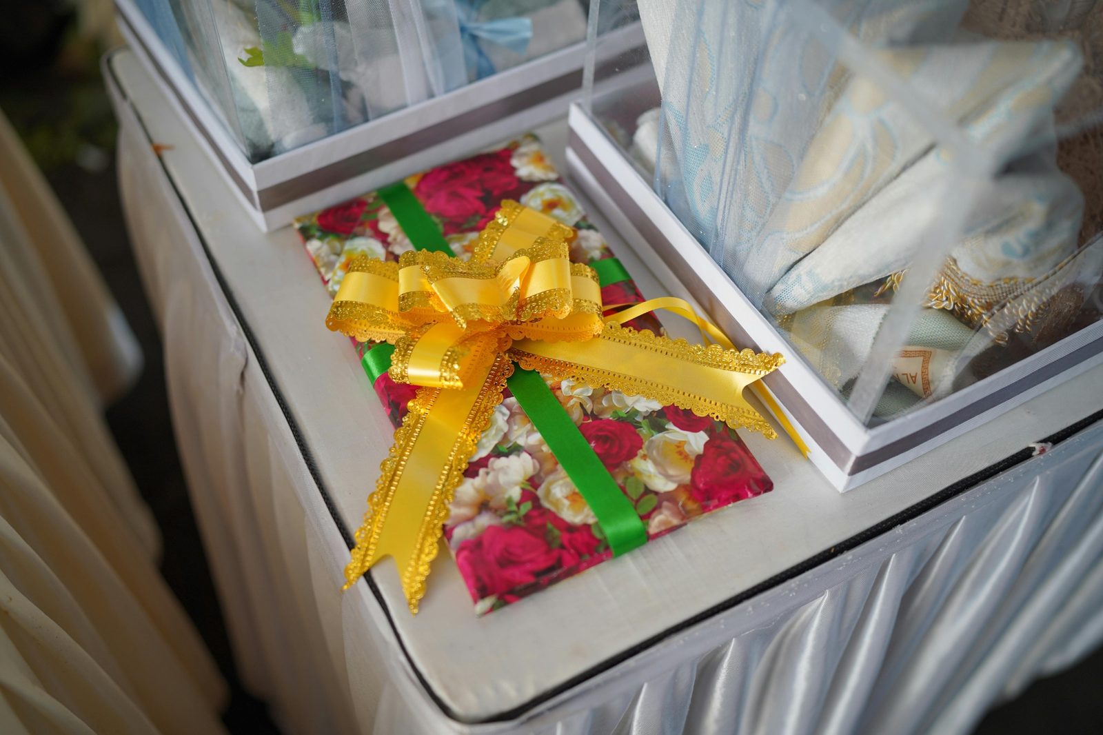 wedding gifts for couples india